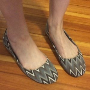 Sz 8 Cute Grey Striped Flats